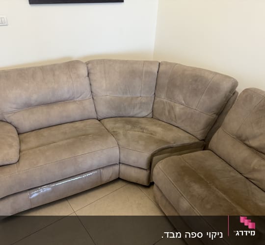 ספה פינתית בצבע בז